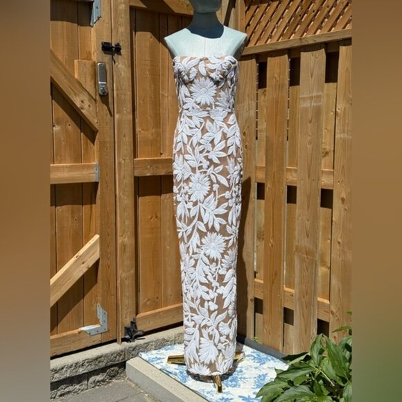 🆕 BRONX & BANCO 🧿 NWOT Dahlia Gown, White Sequin Floral Gown - Sz M US 6 - Picture 10 of 14